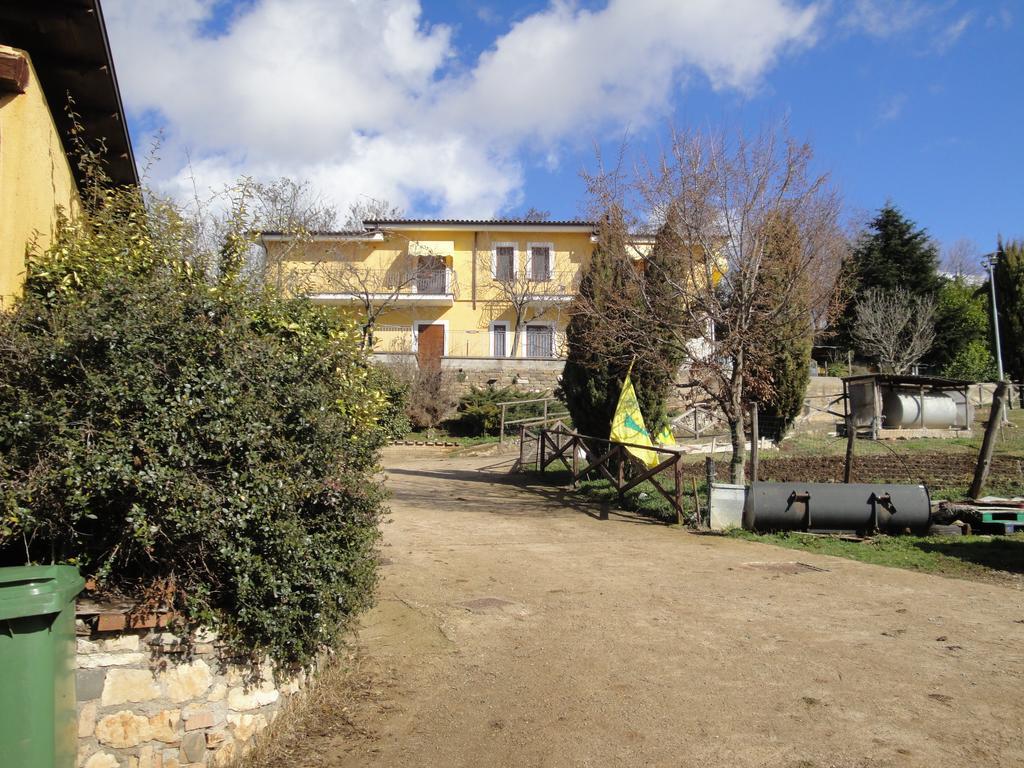 Готель Agriturismo Le Valli Acuto Екстер'єр фото